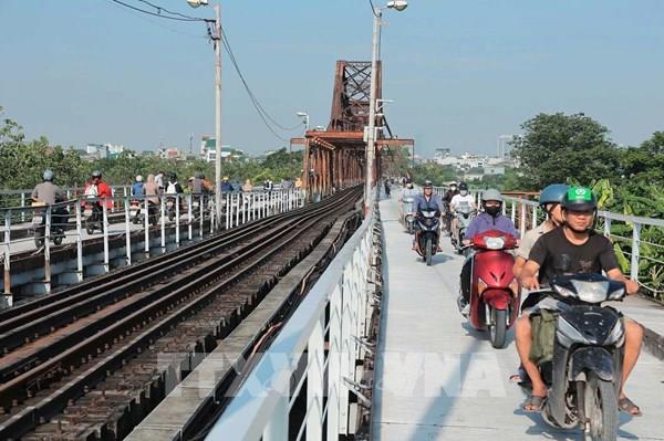 Cầu Long Biên (Hà Nội) chính thức thông xe sau hơn 2 tháng sửa chữa