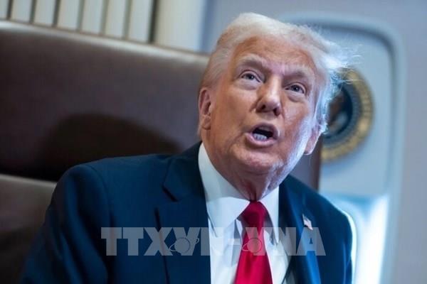 Tổng thống Trump họp với giới lọc dầu để tìm cách tăng công suất và hạ giá xăng