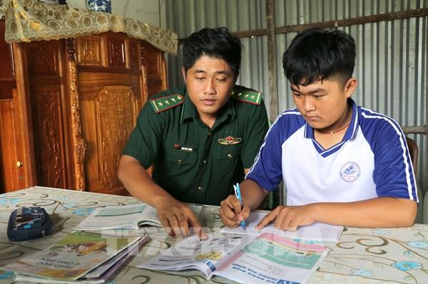 Vĩnh Long: Những đứa trẻ được nuôi lớn tại đồn biên phòng
