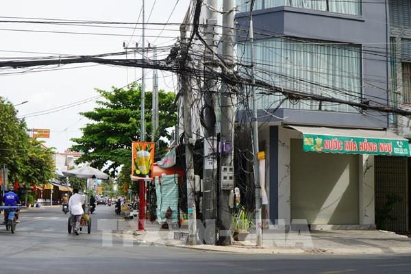 Đồng Tháp: Nguy cơ cháy nổ từ hệ thống dây điện, cáp viễn thông