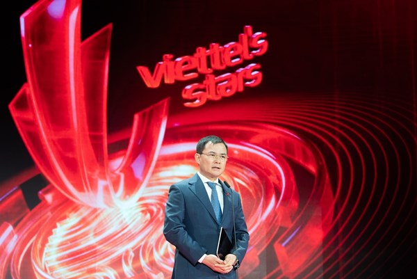 Viettel tôn vinh 20 "ngôi sao" xuất sắc trên mọi lĩnh vực