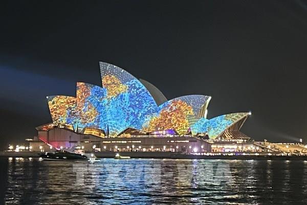  Lung linh sắc màu lễ hội ánh sáng Vivid Sydney 2026