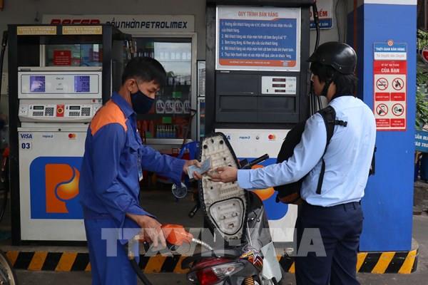 Ghi nhận trong ngày đầu mở bán xăng sinh học E10 tại TP. Hồ Chí Minh