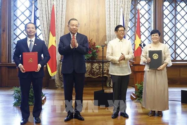 Việt Nam và Philippines nâng cấp quan hệ Đối tác chiến lược tăng cường
