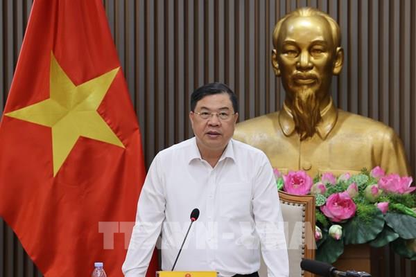 Phó Thủ tướng: Quyền lợi người tiêu dùng là ưu tiên khi triển khai xăng E10