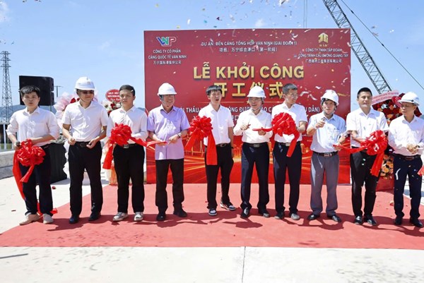 Quảng Ninh khởi công phần cầu đường vào cảng Vạn Ninh