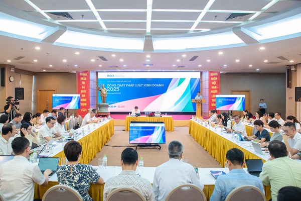 VCCI công bố Báo cáo Dòng chảy pháp luật kinh doanh 2025