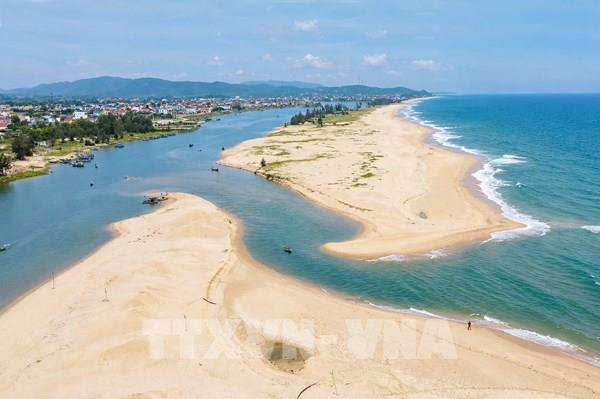 Cửa biển Lý Hòa bị "bịt kín": Hàng trăm tàu bất lực nằm bờ