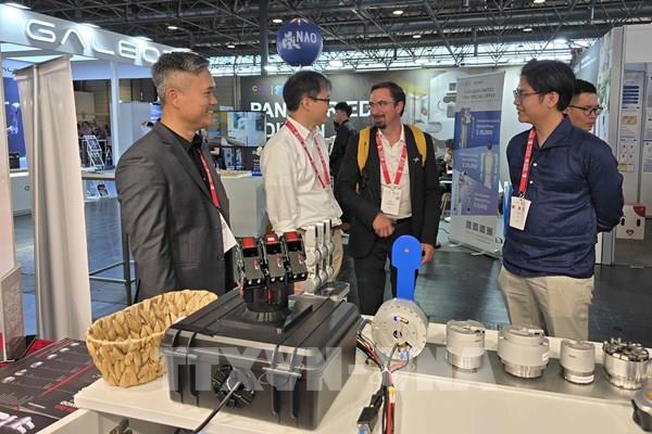 Công nghệ Việt Nam gây ấn tượng tại diễn đàn hàng đầu thế giới về robot và tự động hóa