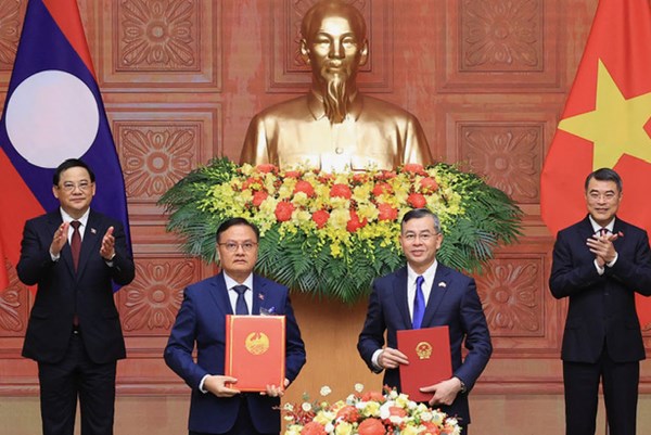 Việt Nam - Lào: Thoả thuận hợp tác nâng cao năng lực quản lý tài chính giai đoạn 2026-2030