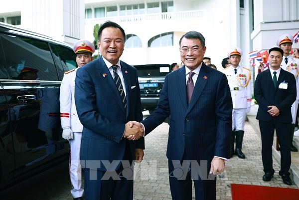 Thủ tướng Lê Minh Hưng chủ trì lễ đón trọng thể Thủ tướng Thái Lan