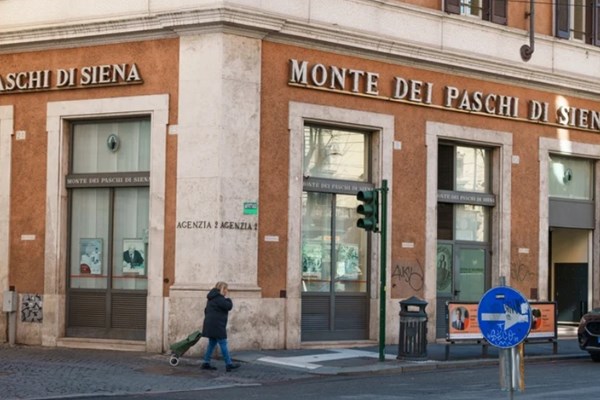 Intesa Sanpaolo quyết thâu tóm Mps để trở thành ngân hàng lớn thứ hai Eurozone
