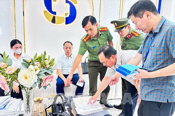 Khởi tố, bắt tạm giam 12 bị can giả danh bác sĩ, chuyên gia y tế lừa dối khách hàng