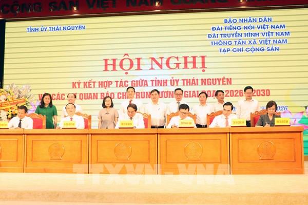 Năm cơ quan báo chí chủ lực ký kết hợp tác với tỉnh Thái Nguyên