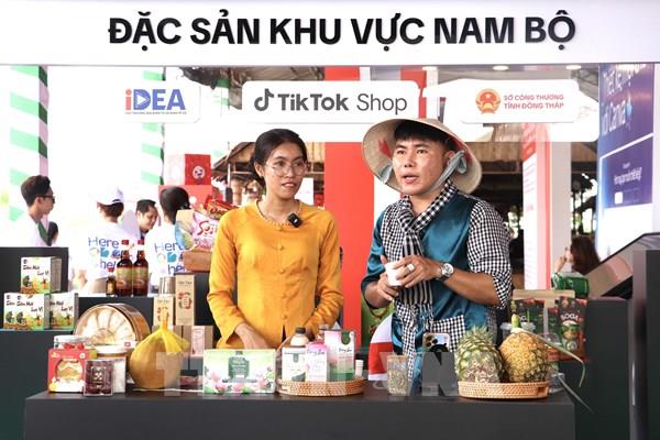 Thương mại điện tử mở lối cho trái cây tươi Đồng Tháp