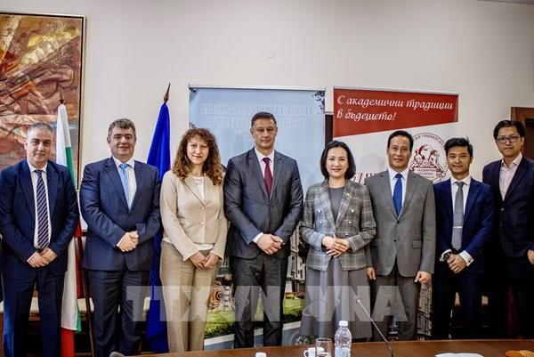Việt Nam thúc đẩy hợp tác năng lượng hạt nhân với Bulgaria