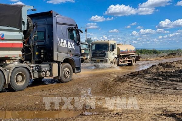 Quảng Trị yêu cầu xử lý dứt điểm bụi tại công trường sân bay