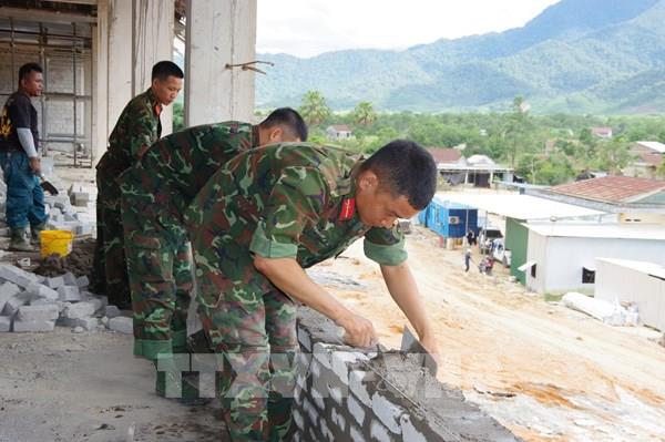 Cận cảnh những người "thợ lính" xây trường nơi biên cương