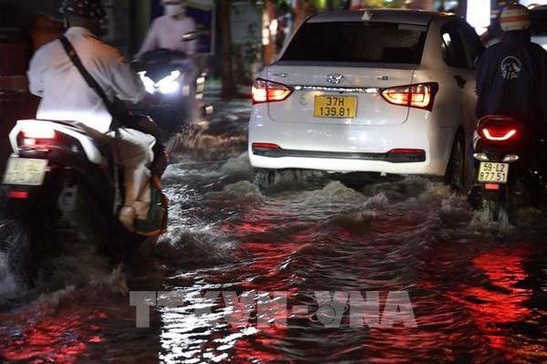 Mưa dông liên tiếp, TP. Hồ Chí Minh đối mặt nguy cơ ngập úng