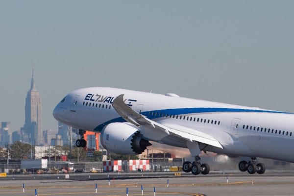 Hãng hàng không Israel đưa Internet Starlink miễn phí lên máy bay