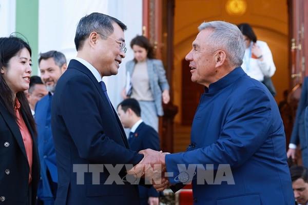 Thủ tướng Chính phủ Lê Minh Hưng gặp người đứng đầu Cộng hoà Tatarstan