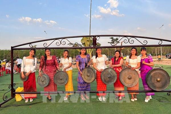Khi điệu múa cha ông thành dòng chảy tâm hồn của thế hệ trẻ