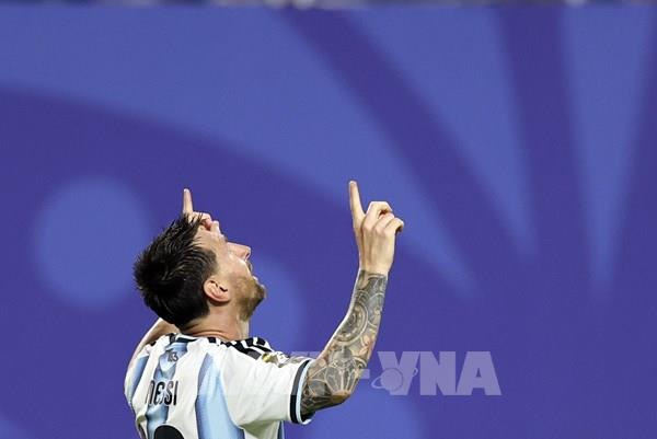 Tổng thống Brazil muốn “chiêu mộ” Messi sau màn trình diễn lịch sử