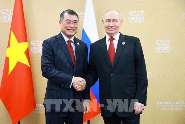 Thủ tướng Chính phủ Lê Minh Hưng hội kiến Tổng thống Nga Vladimir Putin