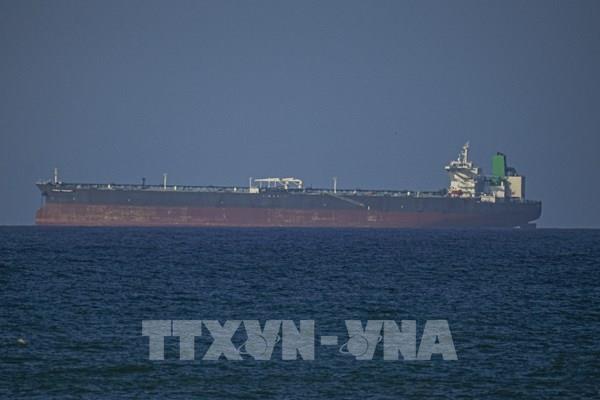 Mỹ tuyên bố dỡ bỏ phong tỏa eo biển Hormuz