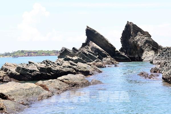 Vẻ đẹp nguyên sơ của danh thắng địa chất hàng trăm triệu năm giữa biển