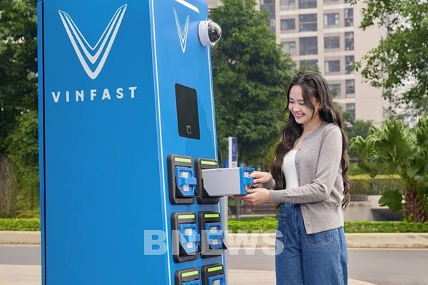 V-Green và EVNHANOI triển khai 10.000 tủ đổi pin xe điện tại Hà Nội