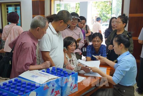 Người dân Hà Nội giao đất xây cầu qua sông Hồng nhận “sổ đỏ” tái định cư
