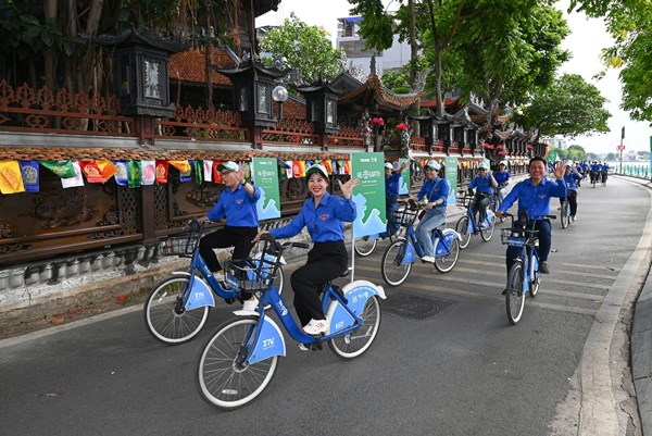  Chung tay bảo vệ Hồ Tây xanh, sạch