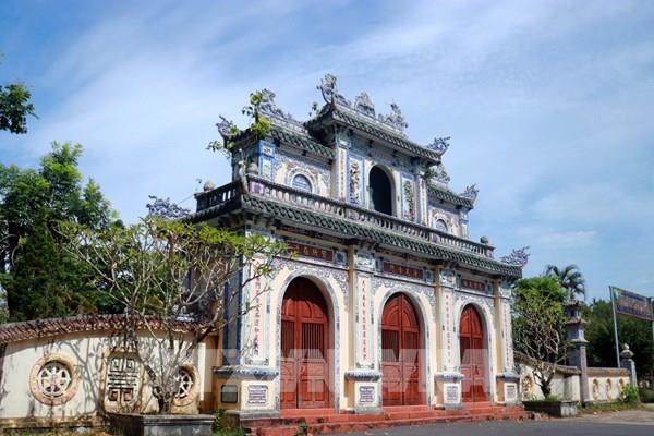 Khám phá ngôi cổ tự gần 300 năm tuổi