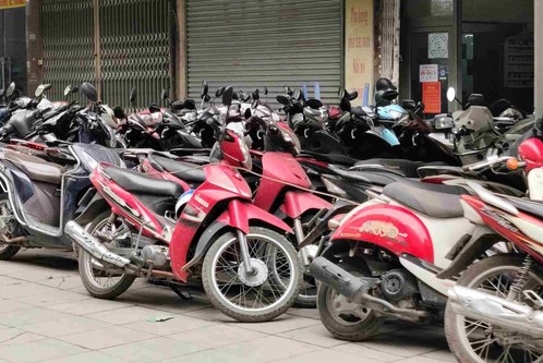 Xử lý điểm trông giữ xe trái phép tại Metro Cát Linh-Hà Đông