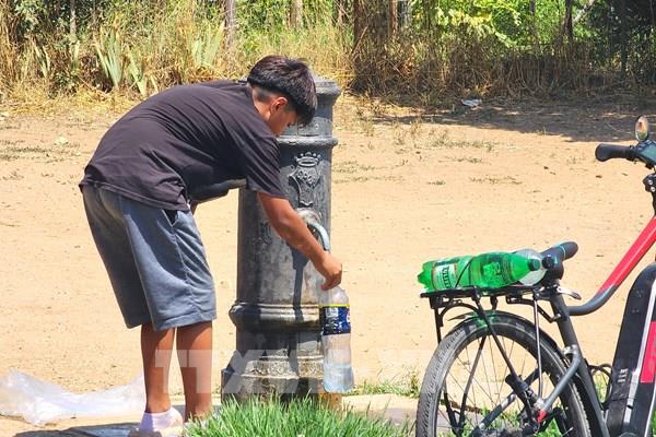 Đợt nắng nóng kéo dài tại châu Âu tiếp tục ghi nhận nhiều kỷ lục nhiệt độ mới