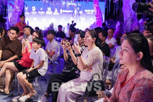 The Vietnam Grand WeddX 2026 hút hàng nghìn khách ngay ngày khai mạc