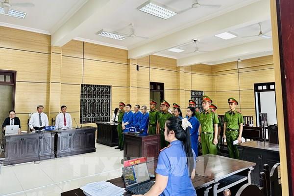 Năm bị cáo lĩnh án trong vụ mua bán người sang Campuchia làm việc cho công ty lừa đảo