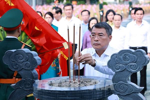Thủ tướng Lê Minh Hưng tri ân các anh hùng liệt sĩ tại tỉnh Lạng Sơn