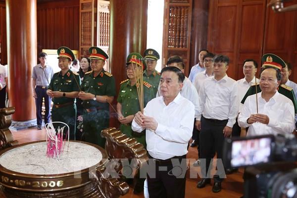 Thường trực Ban Bí thư Trần Cẩm Tú dâng hương tại Khu di tích quốc gia đặc biệt Kim Liên, Khu di tích Ngã ba Đồng Lộc