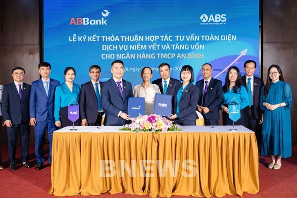 ABBank và ABS ký kết thỏa thuận hợp tác tư vấn toàn diện dịch vụ niêm yết và tăng vốn điều lệ
