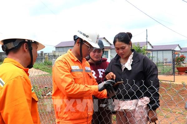 Ngành điện lan tỏa công nghệ cao đến vùng biên - Bài 1: Những “đại sứ số” của buôn làng