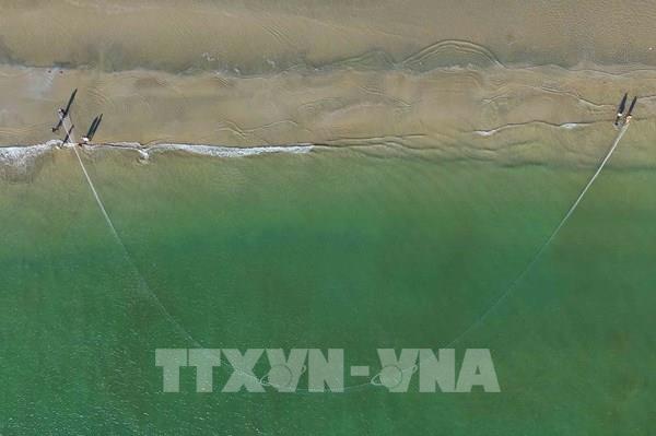 Độc đáo nghề kéo lưới rùng truyền thống ở làng biển Hải Ninh