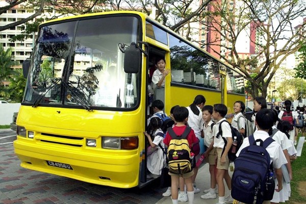 Thí điểm đưa đón học sinh bằng xe buýt điện trong năm học 2026-2027