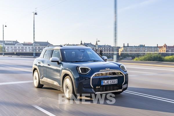  MINI Aceman ra mắt tại Việt Nam, mở rộng dải xe điện hạng sang đô thị