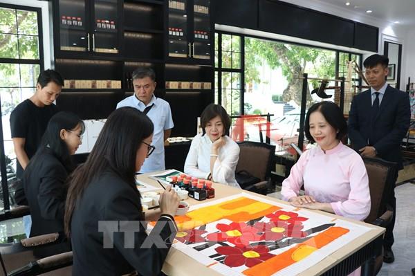 Đánh thức mạch ngầm tơ lụa Việt giữa lòng Morin Huế