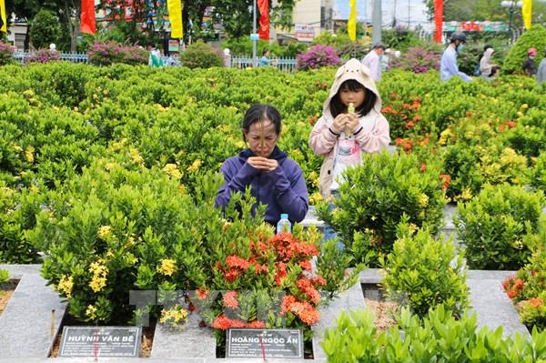 Nét đẹp Lễ giỗ anh hùng liệt sĩ ấm áp nghĩa tình tại Đồng Tháp