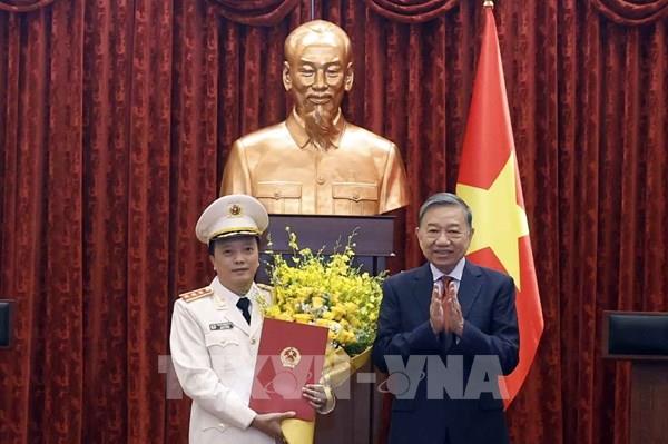Tổng Bí thư, Chủ tịch nước Tô Lâm trao quyết định thăng quân hàm Thượng tướng cho Thứ trưởng Bộ Công an Đặng Hồng Đức