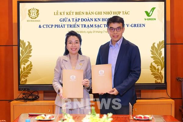 V-Green và KN Holdings hợp tác phát triển 3.000 điểm sạc, đổi pin xe điện