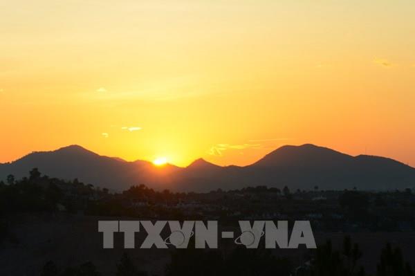 Ngắm góc hoàng hôn gây thương nhớ nhất cố đô Huế